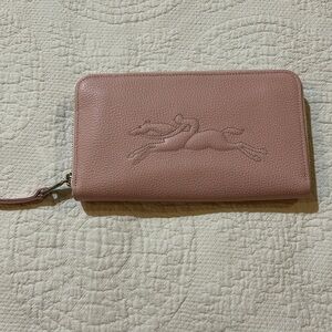 Longchamp soft pink wallet. NWT